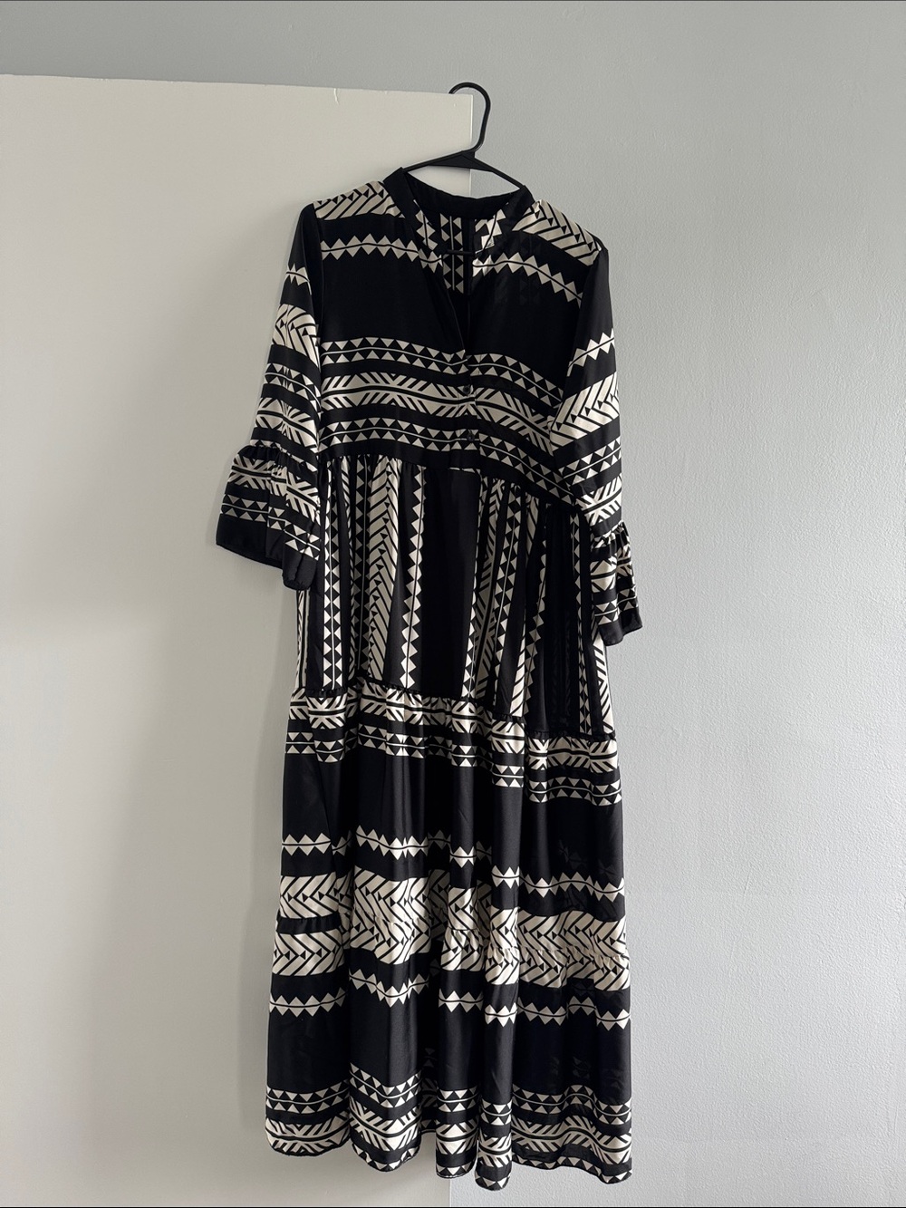 Blu Royal Black/White Geometric Tiered Maxi Dress
